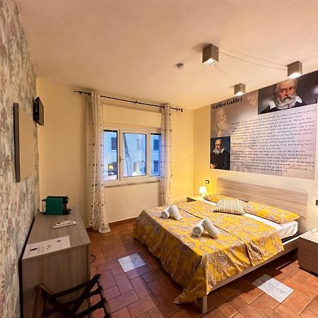 Five Keys Hotel Pisa Bagian luar foto