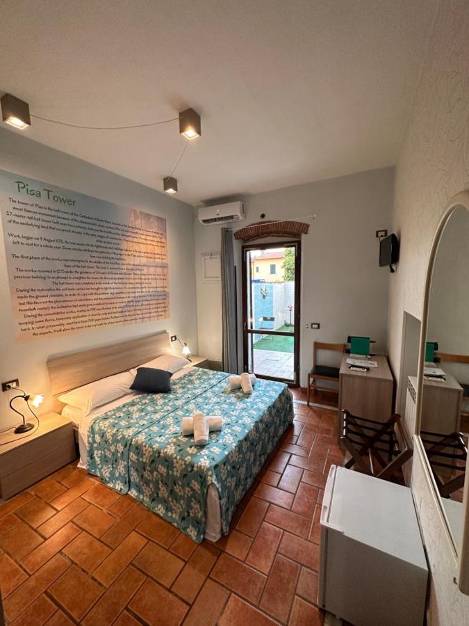 Five Keys Hotel Pisa Bagian luar foto