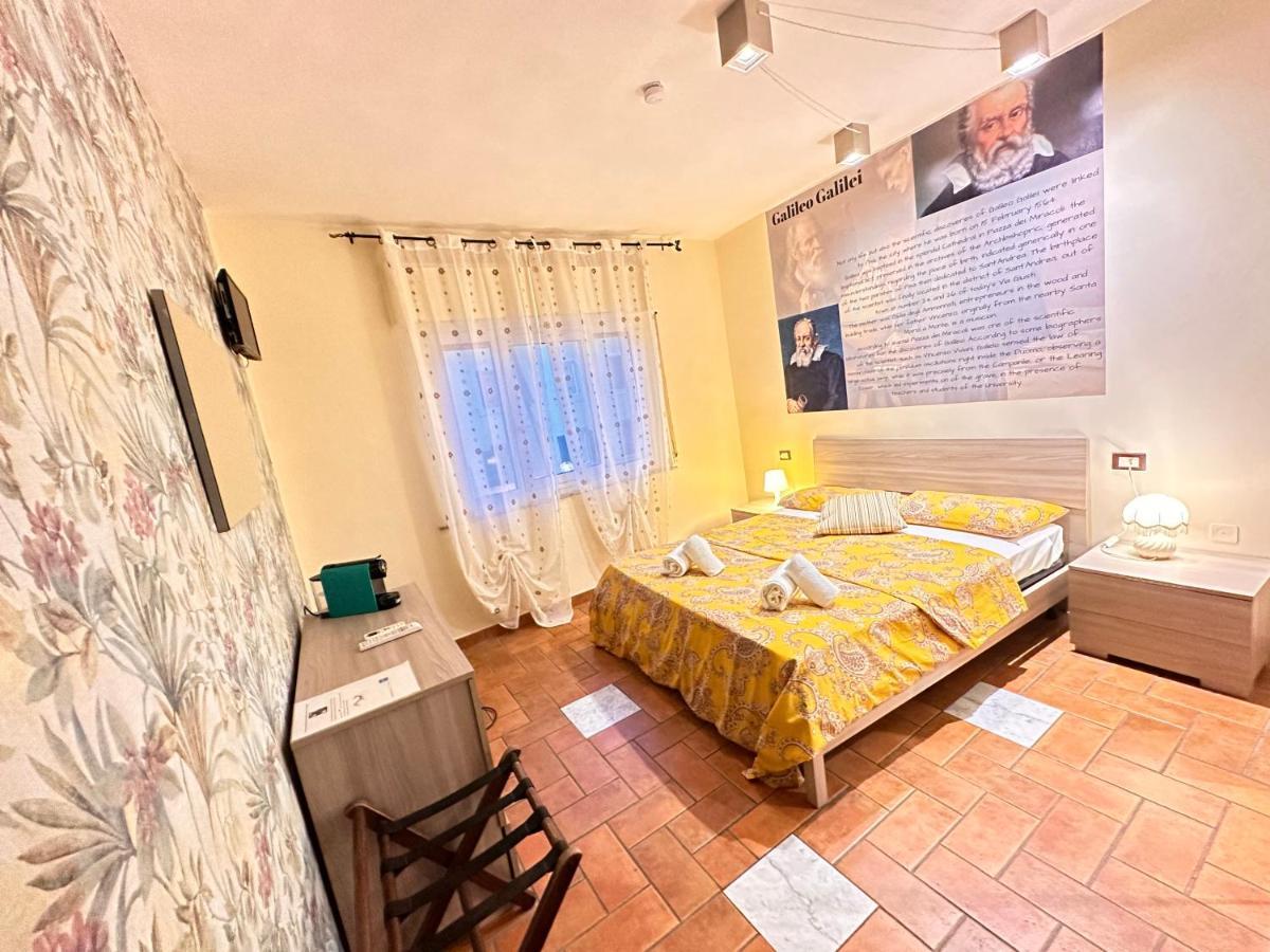 Five Keys Hotel Pisa Bagian luar foto
